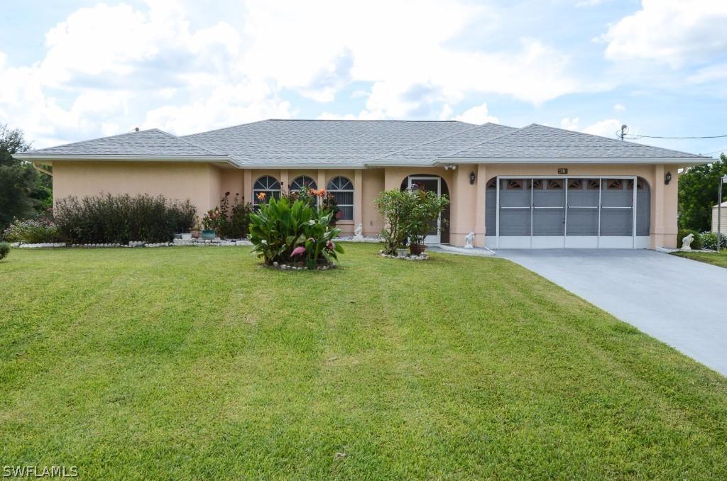 413 Greenwood Ave., Lehigh Acres, FL 33972