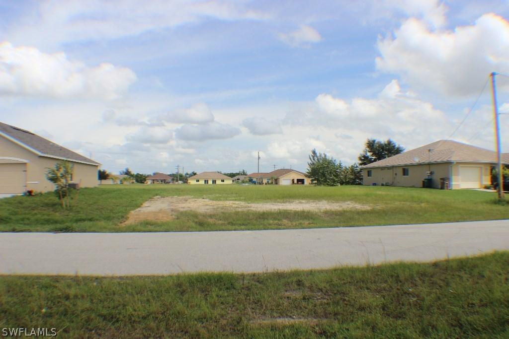 1627 SW 33rd Ter., Cape Coral, FL 33914