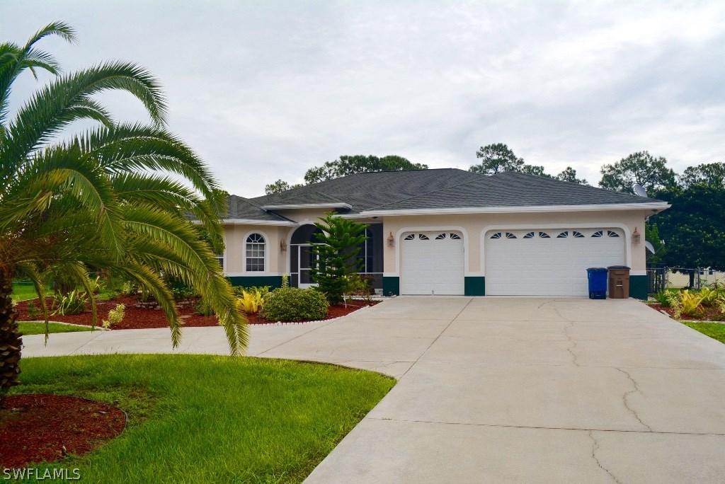 910 Palmetto Ave., Lehigh Acres, FL 33972