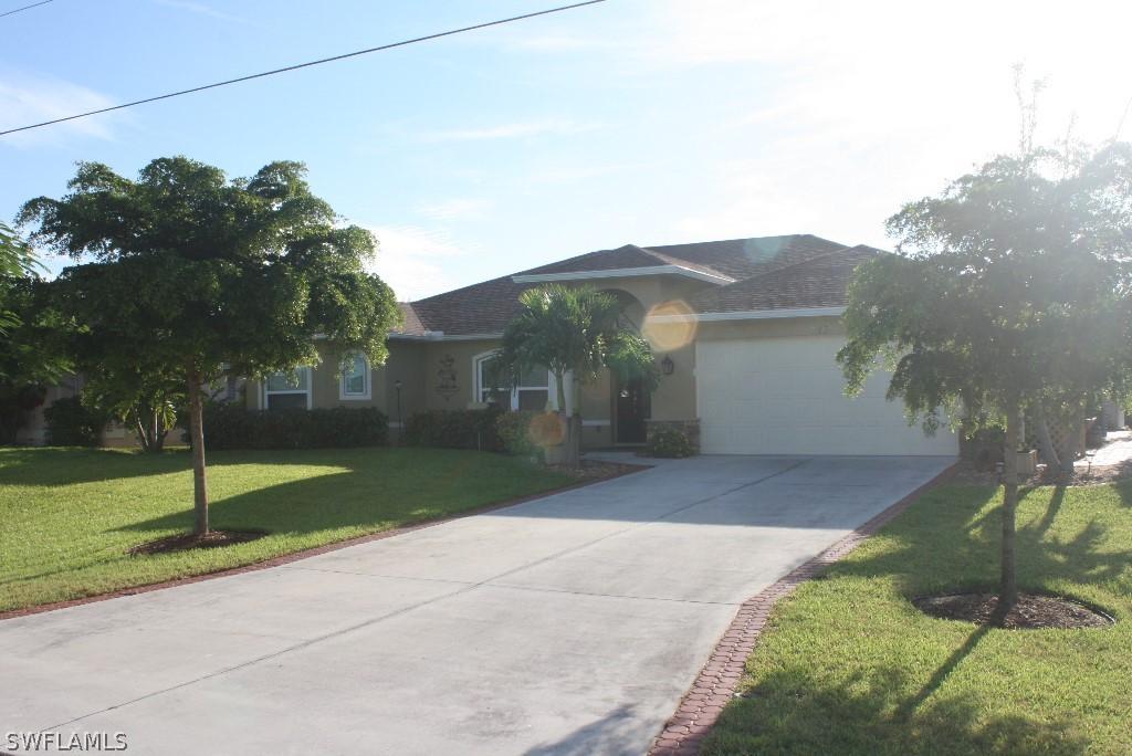 723 NW 38th Pl., Cape Coral, FL 33993