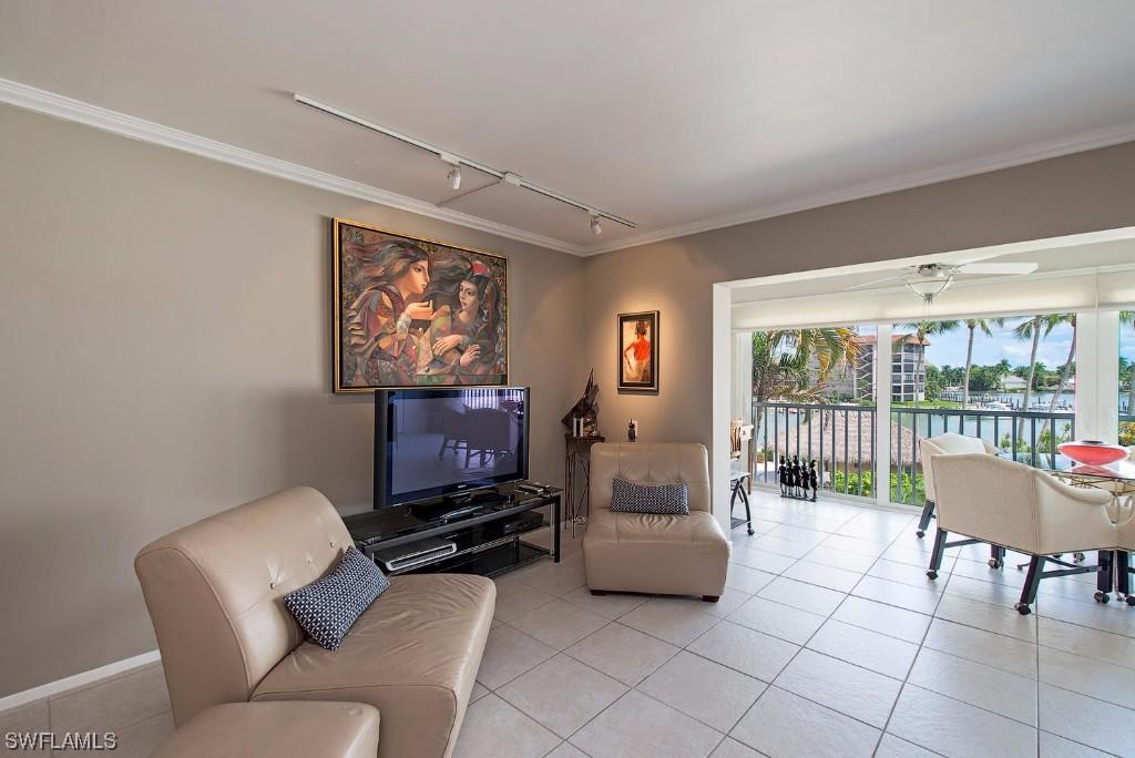 2850 Gulf Shore Blvd. #303, Naples, FL 34103