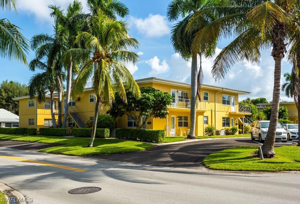 205 8th Ave. #205B, Naples, FL 34102