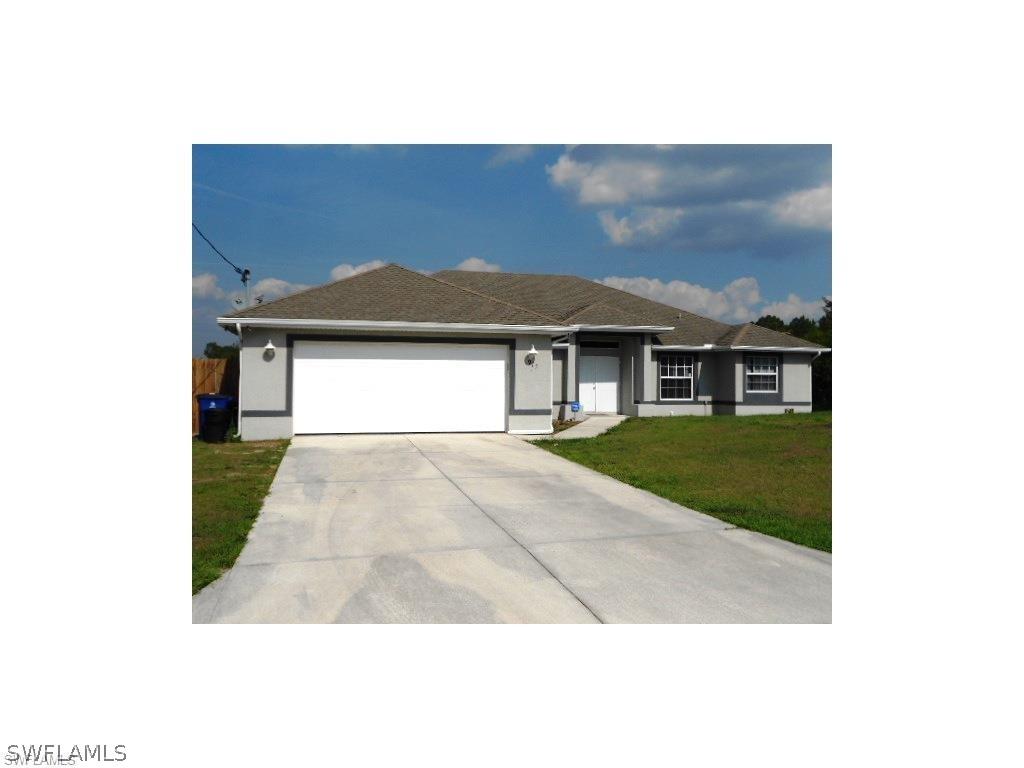 975 Edgerton Ave., Lehigh Acres, FL 33974