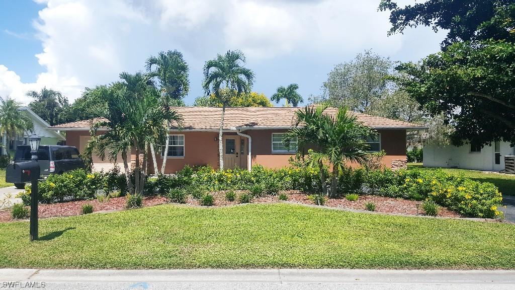 253 Pebble Beach Cir., Naples, FL 34113