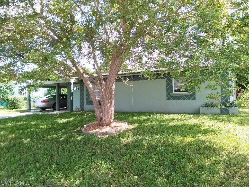 106 Apache St., Lehigh Acres, FL 33936