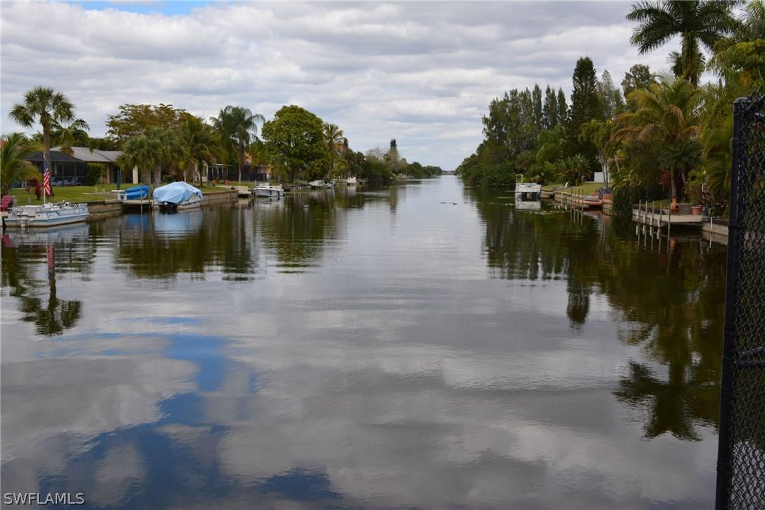 628 SE 21st Ave., Cape Coral, FL 33990