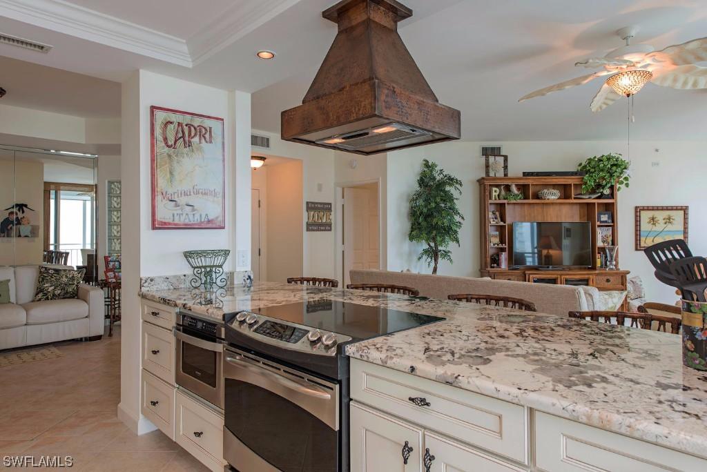 4255 Gulf Shore Blvd. #605, Naples, FL 34103