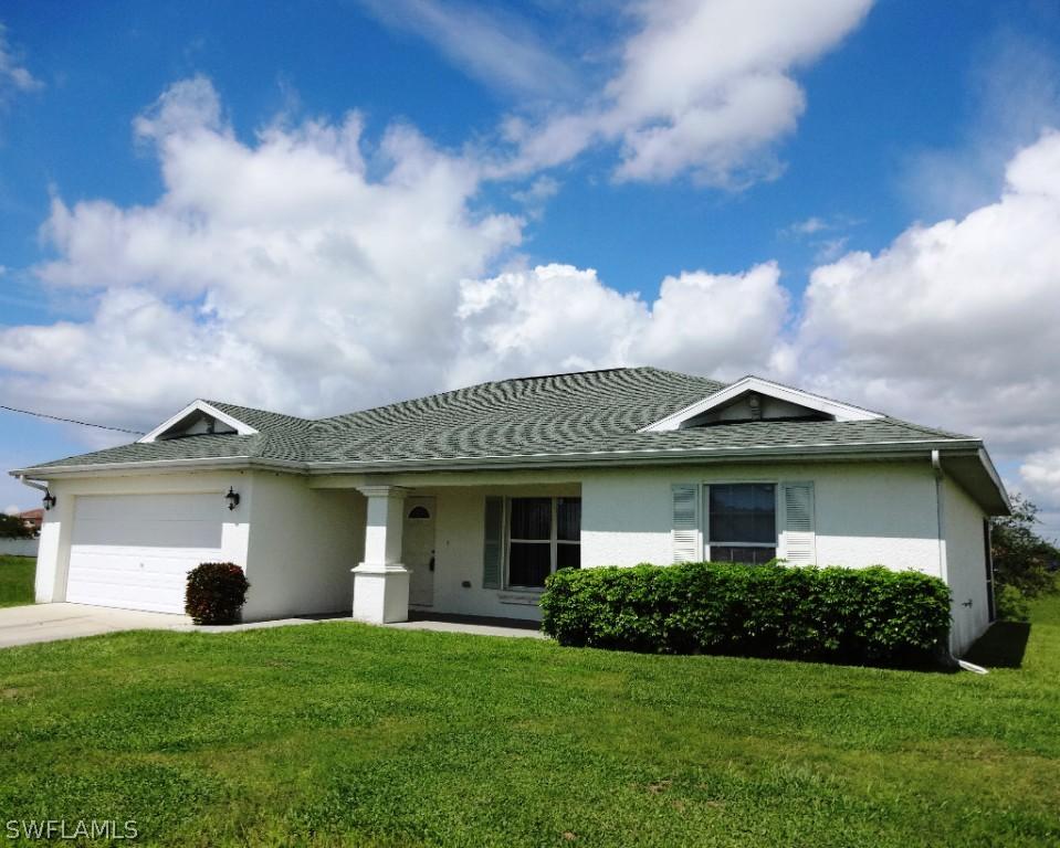 915 NW 12th Ln., Cape Coral, FL 33993