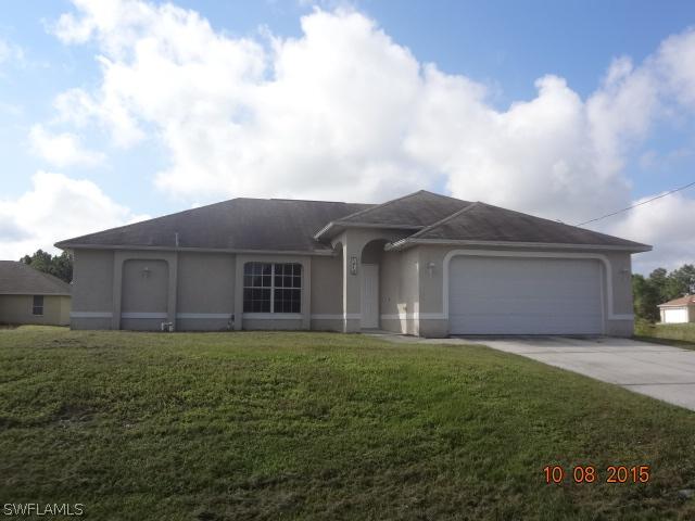1212 Deauville St., Lehigh Acres, FL 33974