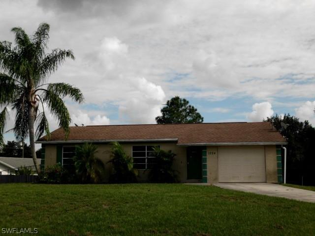 1224 Hamilton Ave., Lehigh Acres, FL 33972
