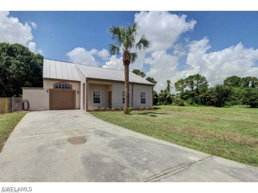 180 Carlisle Ave., Lehigh Acres, FL 33974