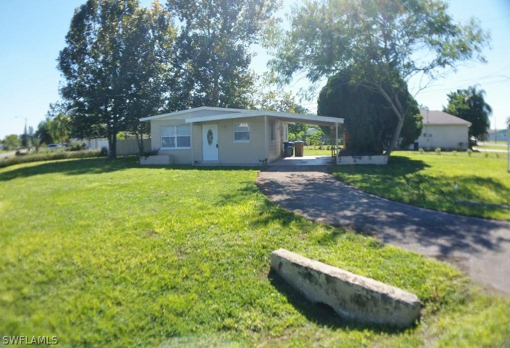 10 Jasmine Rd., Lehigh Acres, FL 33936