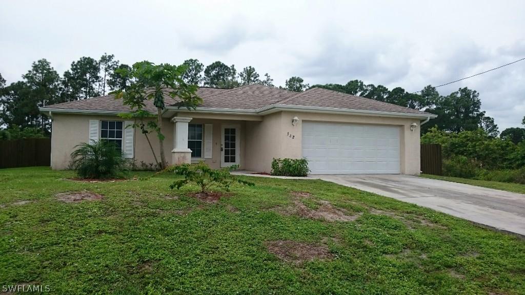 922 Lakeside Dr., Lehigh Acres, FL 33974