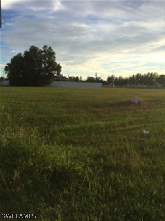 704 SW 18th Ter., Cape Coral, FL 33991