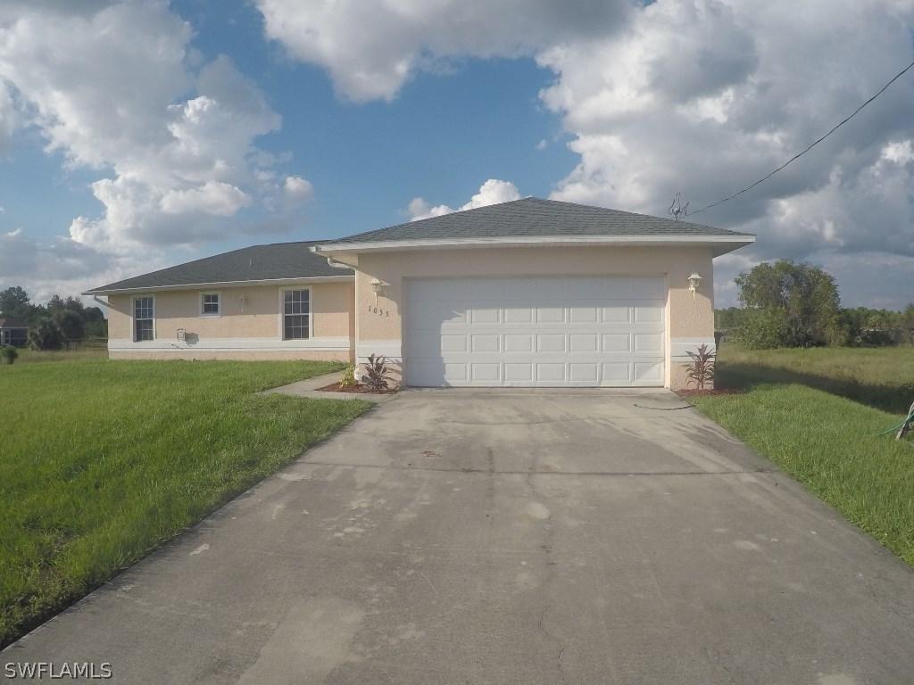 1055 Peach St., Lehigh Acres, FL 33974