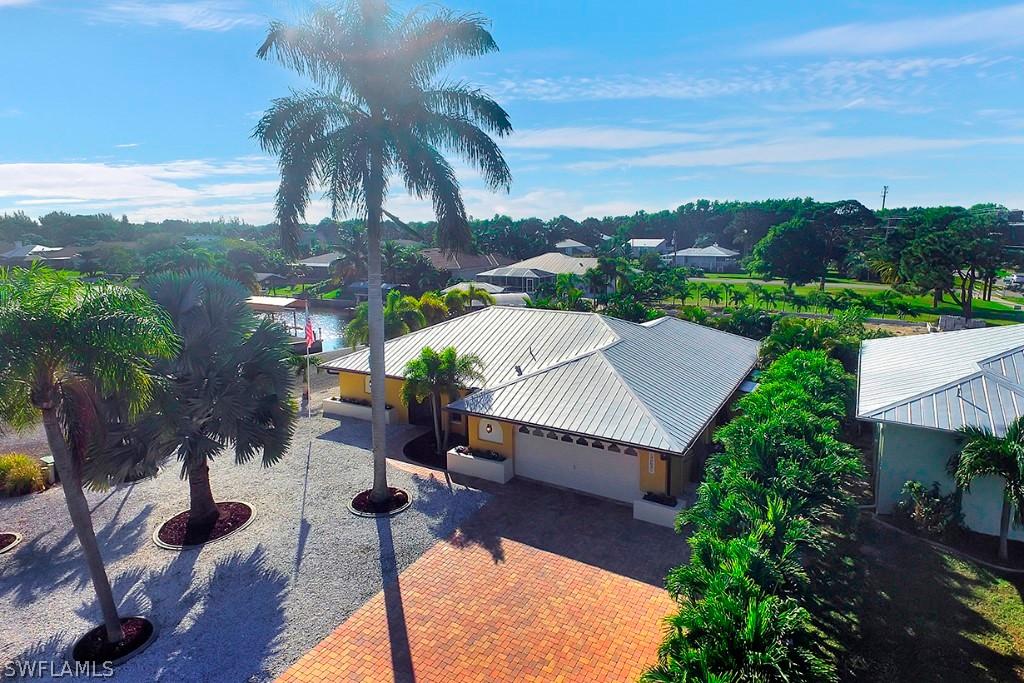 3863 Manatee Dr., St. James City, FL 33956