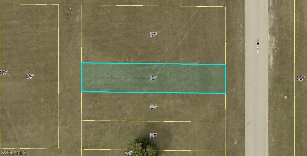 626 NE 10th Pl., Cape Coral, FL 33909