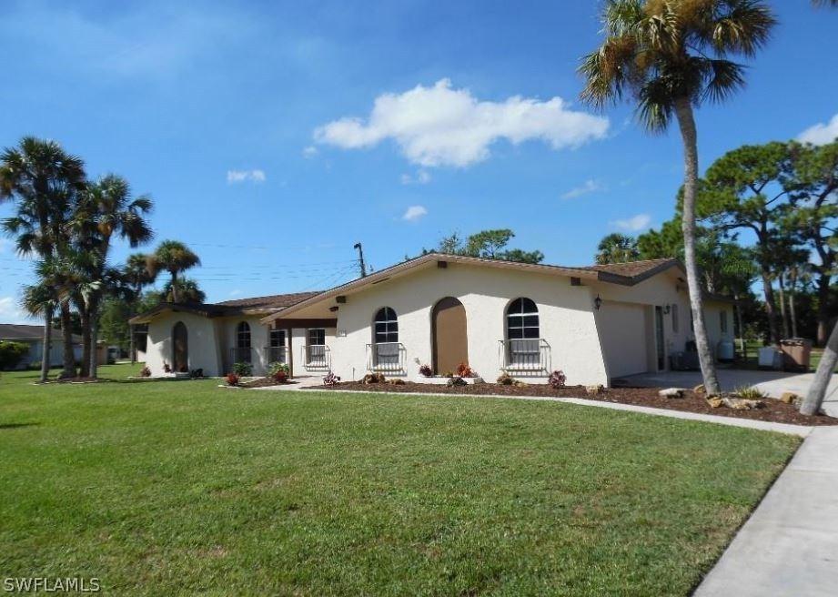 117 Lake Ave., Lehigh Acres, FL 33936