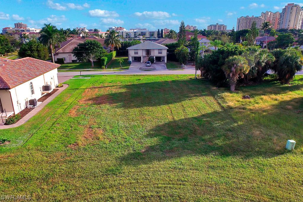 824 Amber Dr., Marco Island, FL 34145
