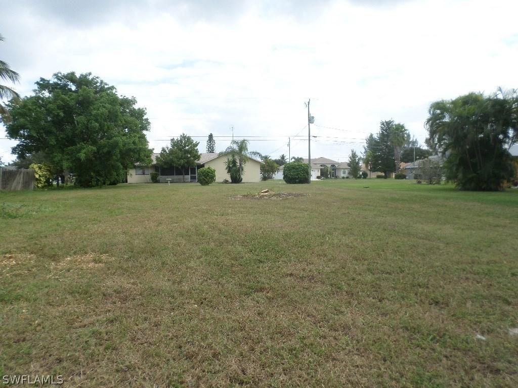 2903 SE 5th Pl., Cape Coral, FL 33904