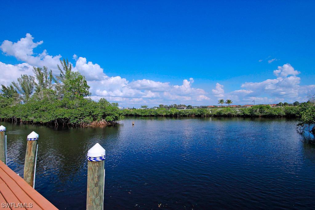 6129 Lake Front Dr., Fort Myers, FL 33908