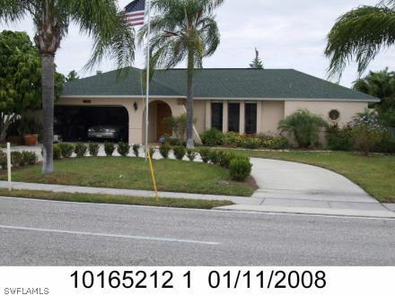 1707 SE Viscaya Pkwy., Cape Coral, FL 33990