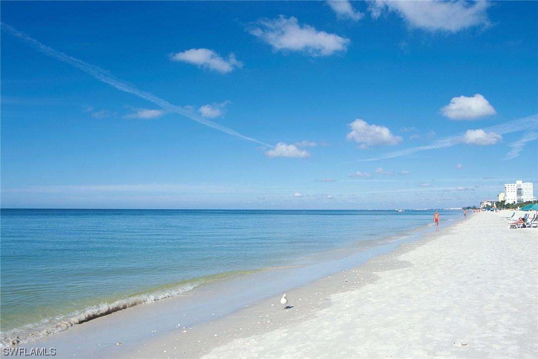 417 Palm Cir., Naples, FL 34102