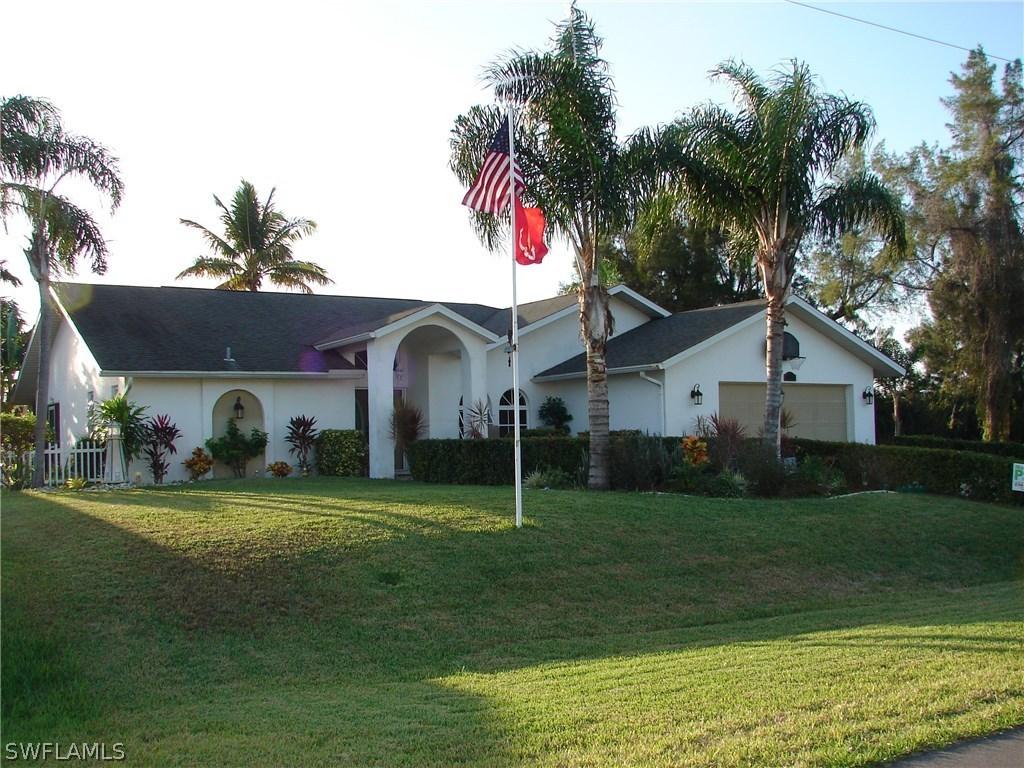 704 SW 11th Pl., Cape Coral, FL 33991