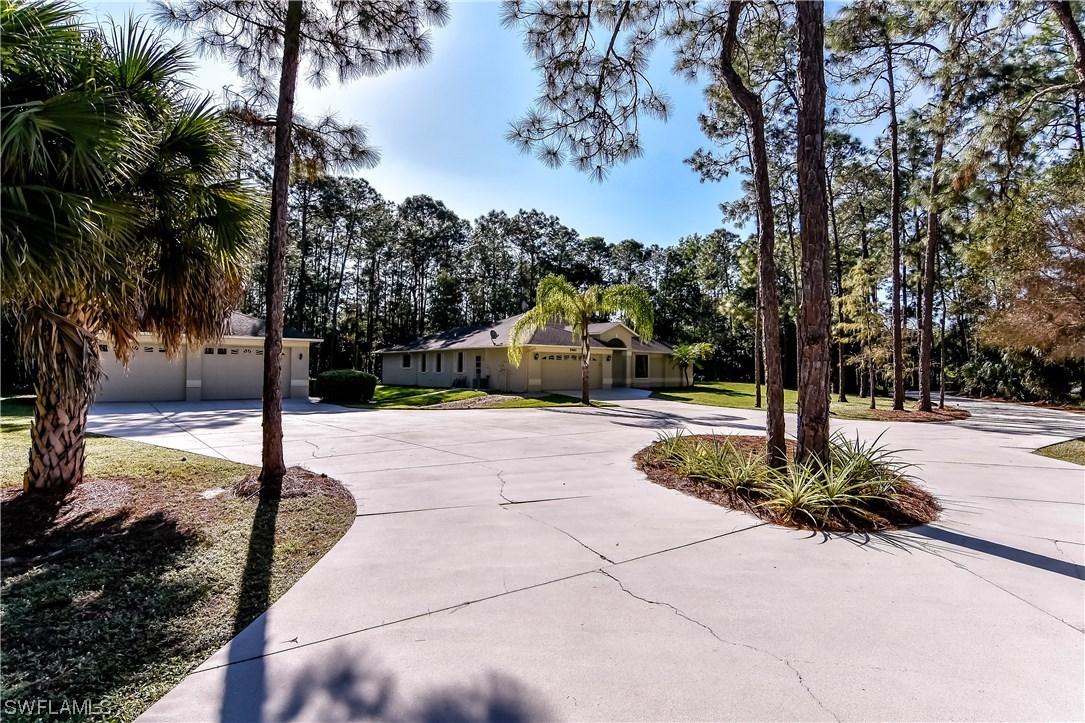 5460 Hawthorn Woods Way, Naples, FL 34116