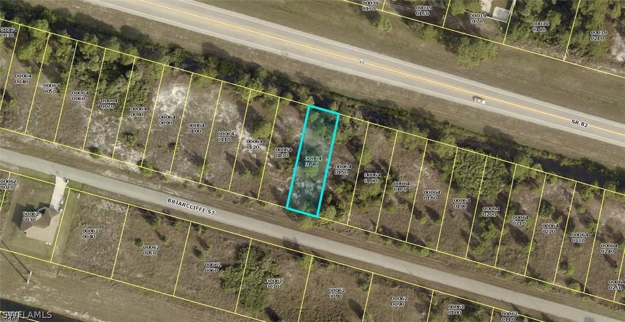 1227 Briarcliffe St., Lehigh Acres, FL 33913