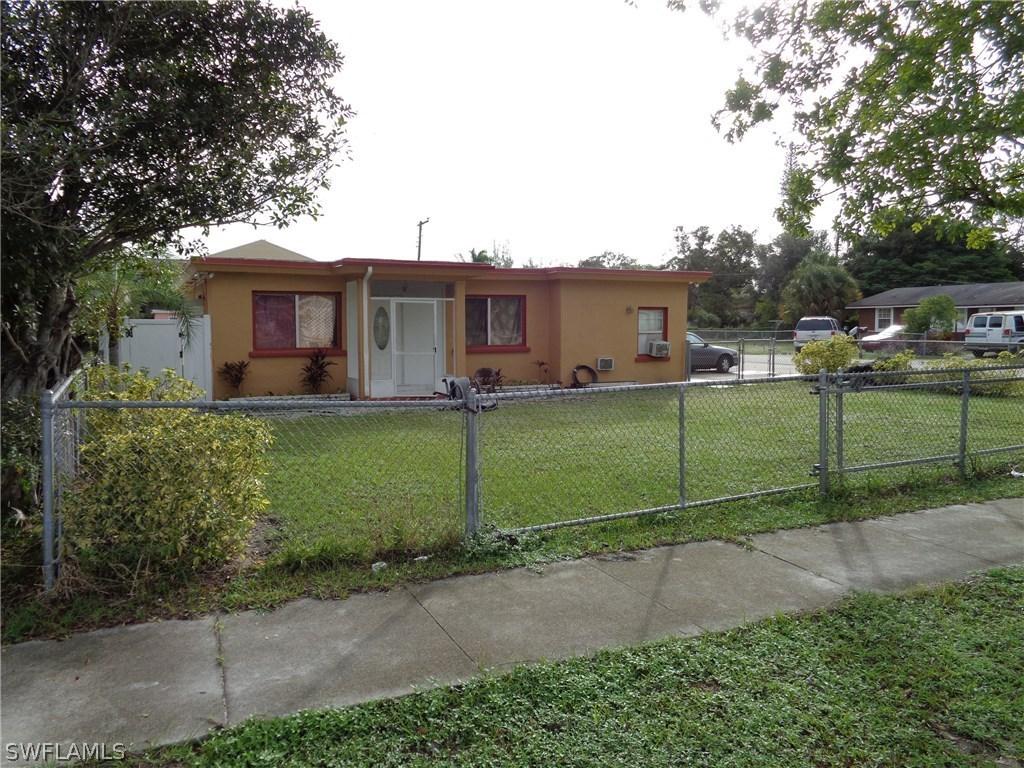 2845 Meadow Ave., Fort Myers, FL 33901