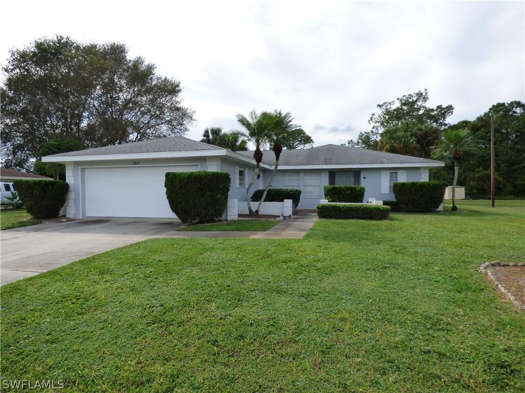 203 Maple Ave., Lehigh Acres, FL 33936