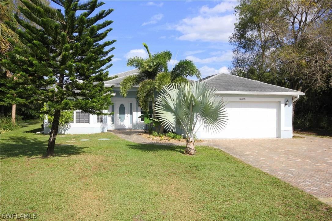 2608 Queen Dr., Lehigh Acres, FL 33971