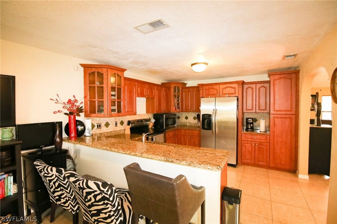 321 Santa Barbara Blvd., Cape Coral, FL 33991