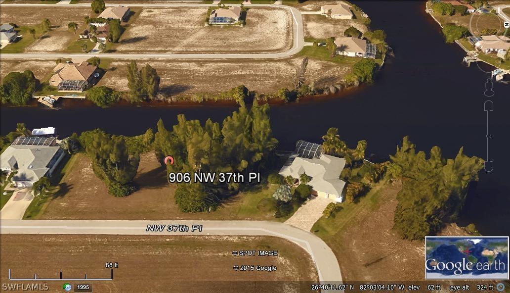 906 NW 37th Pl., Cape Coral, FL 33993