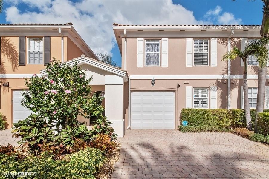 5774 Cove Cir. #22, Naples, FL 34119