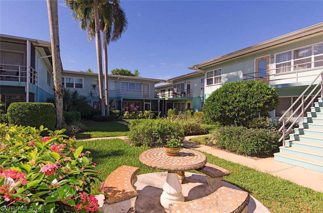 289 8th Ave. #289A, Naples, FL 34102