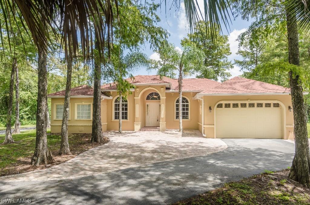2525 16th Ave., Naples, FL 34120
