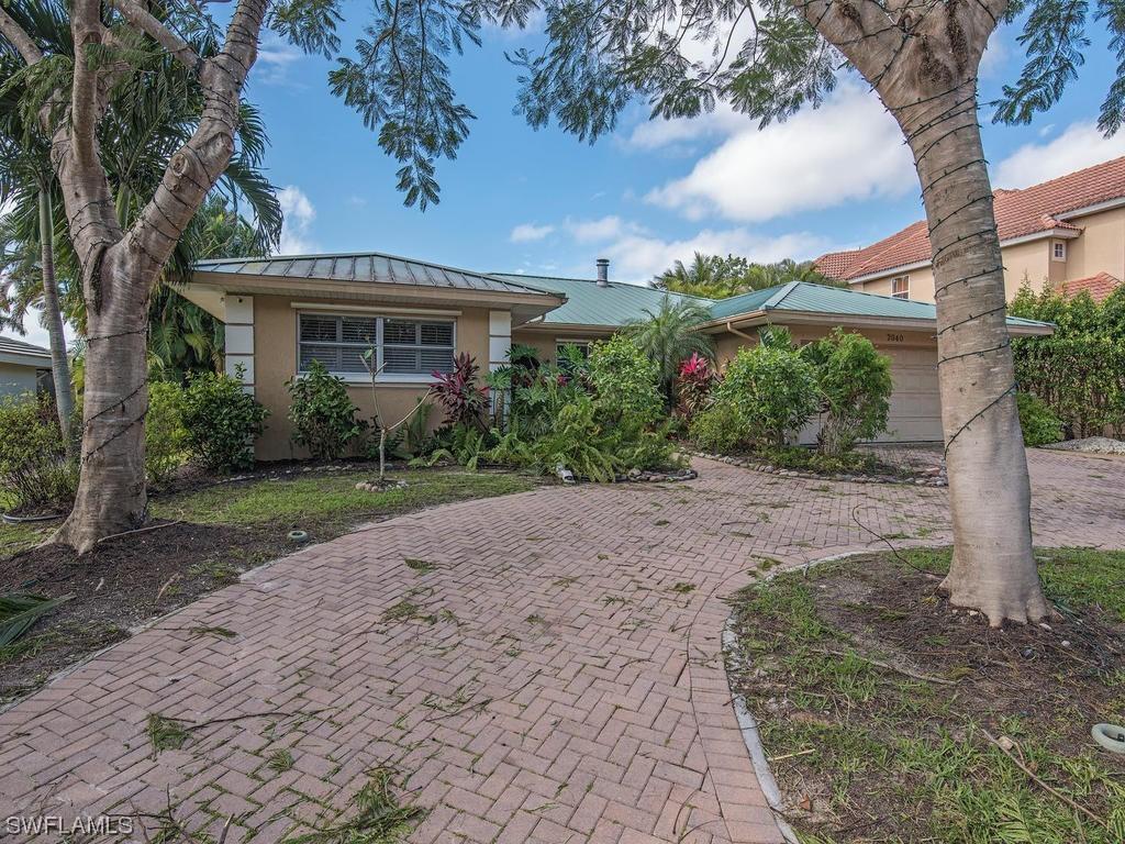2040 Sandpiper St., Naples, FL 34102