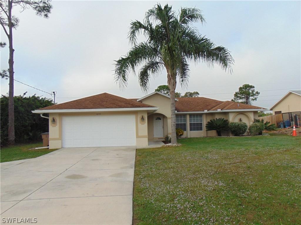 1033 Alvin Ave., Lehigh Acres, FL 33971