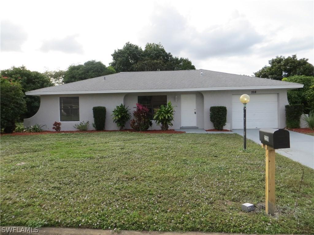 228 Ground Dove Cir., Lehigh Acres, FL 33936