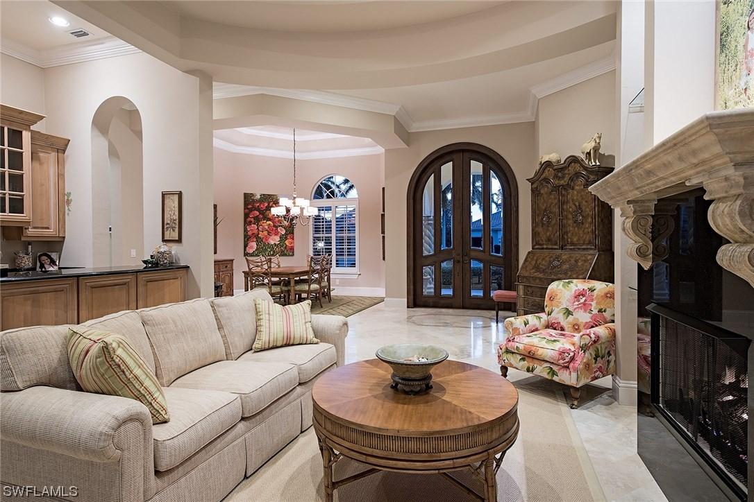 255 Mermaids Bight, Naples, FL 34103