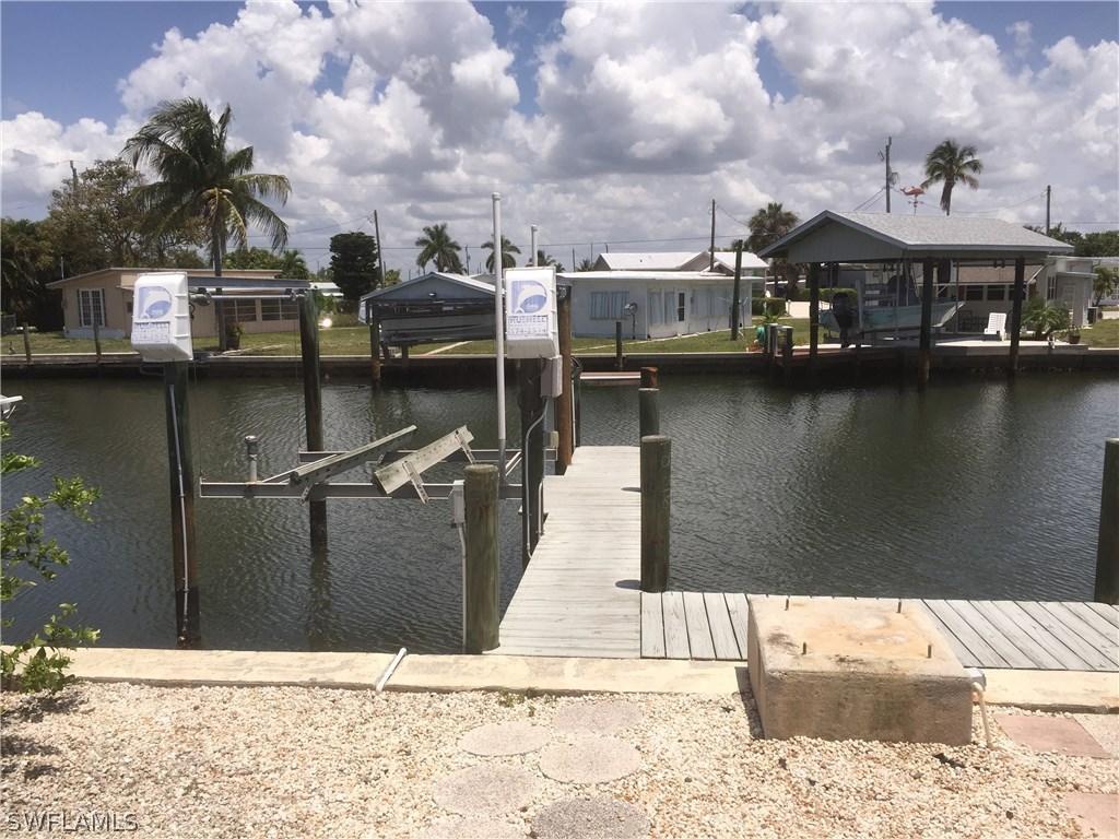 3860 Phoenix Dr., St. James City, FL 33956