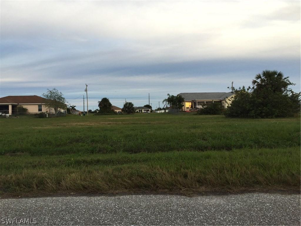 405 NW 25th Pl., Cape Coral, FL 33993