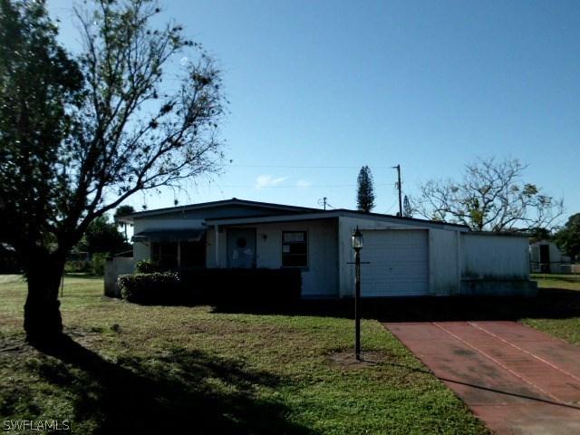 512 Wyoming Rd., Lehigh Acres, FL 33936