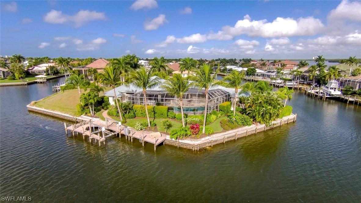 118 Hollyhock Ct., Marco Island, FL 34145