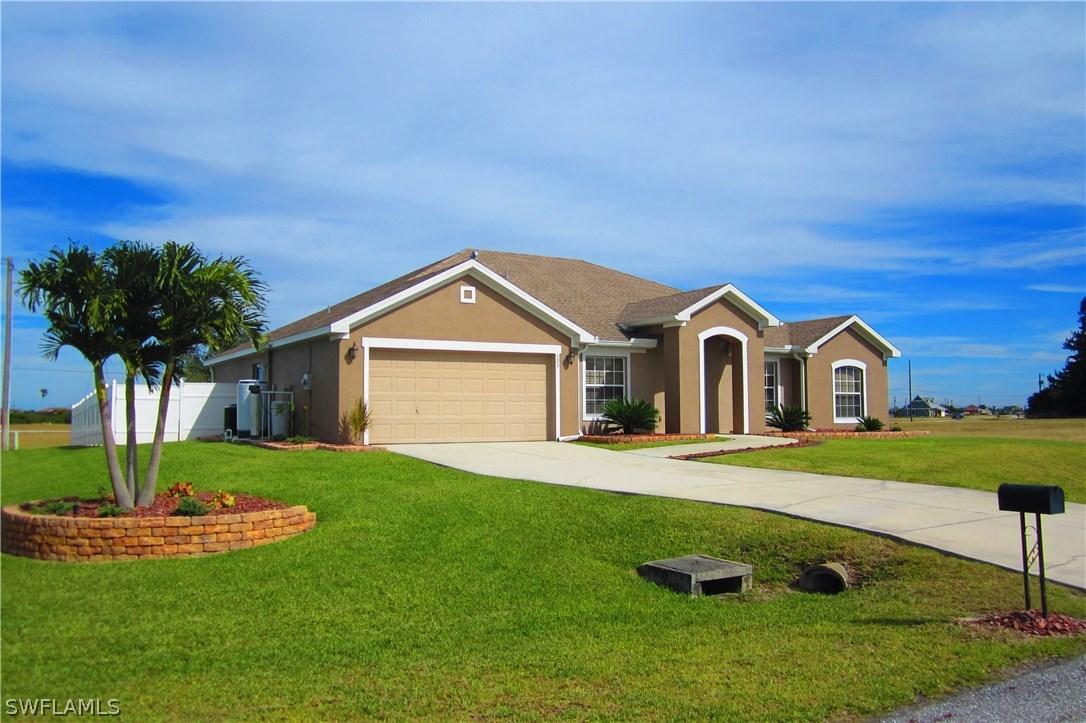 523 NE 6th Ter., Cape Coral, FL 33909