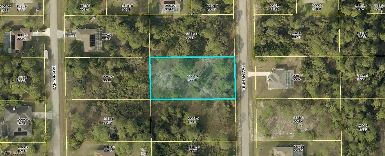 419 Truman Ave., Lehigh Acres, FL 33972