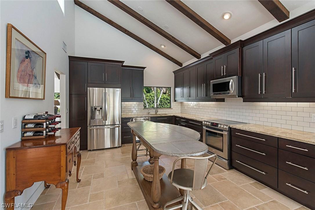 561 Tierra Mar Ln., Naples, FL 34108