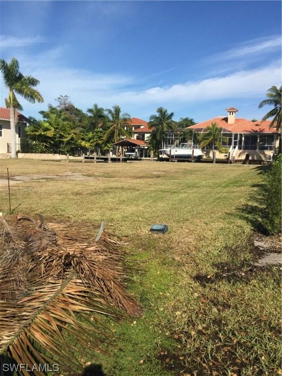 675 17th Ave., Naples, FL 34102